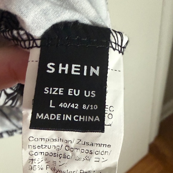 SHEIN Black and White Geometric Mini Wrap Dress - Picture 2 of 5